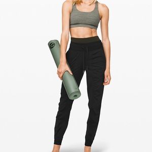 Lululemon Dance Studio Jogger in black